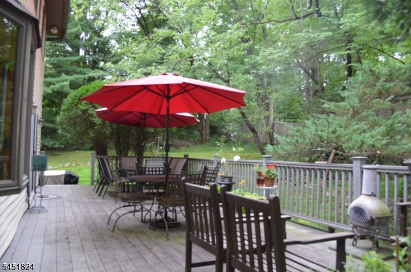 1 Glenbrook Ct