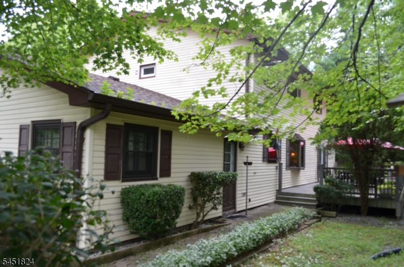 1 Glenbrook Ct