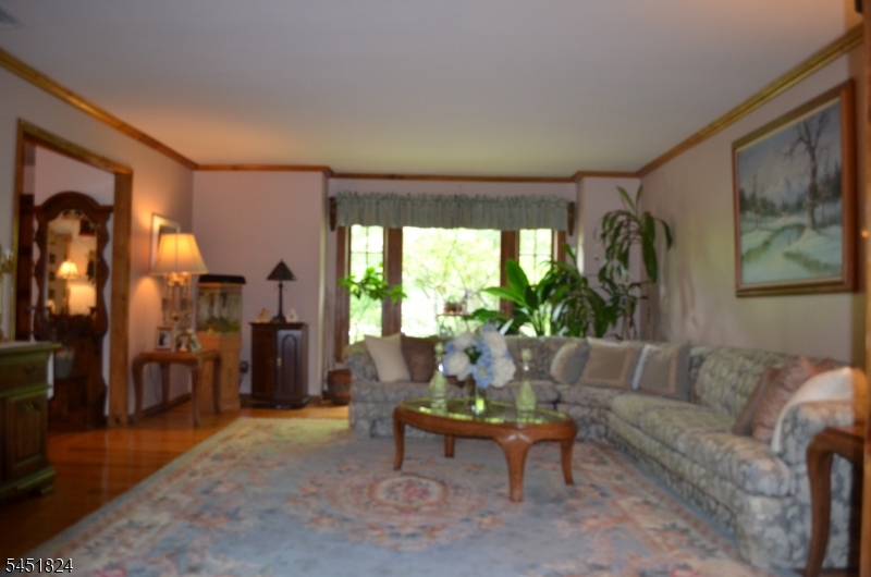 1 Glenbrook Ct