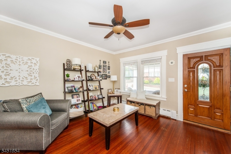26 Dewey Ave