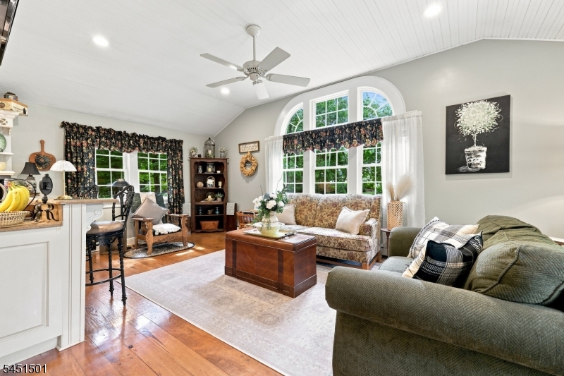 62 Lawrence Rd