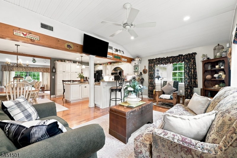 62 Lawrence Rd