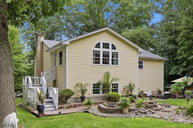 62 Lawrence Rd