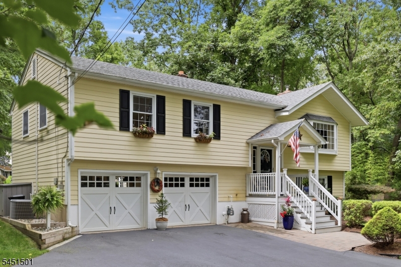 62 Lawrence Rd