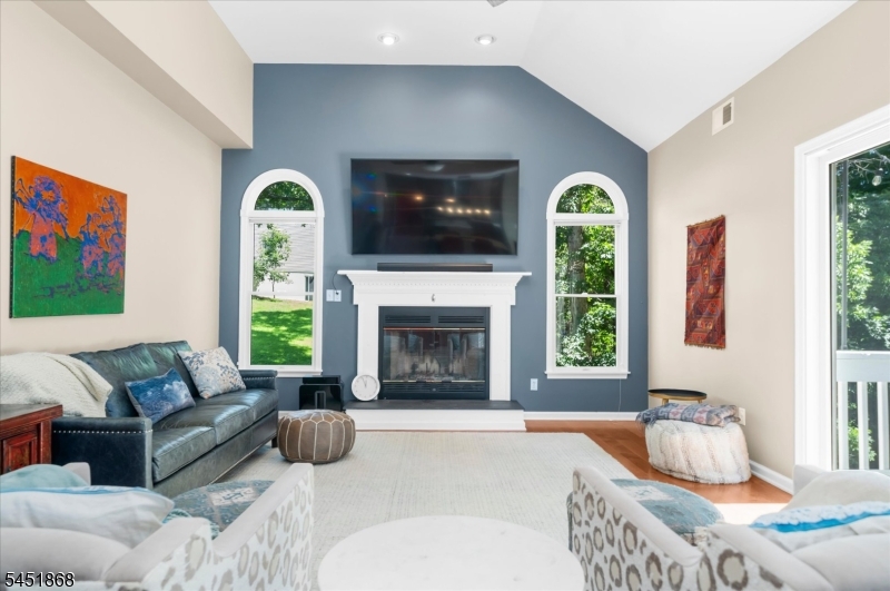 15 Austin Hill Rd