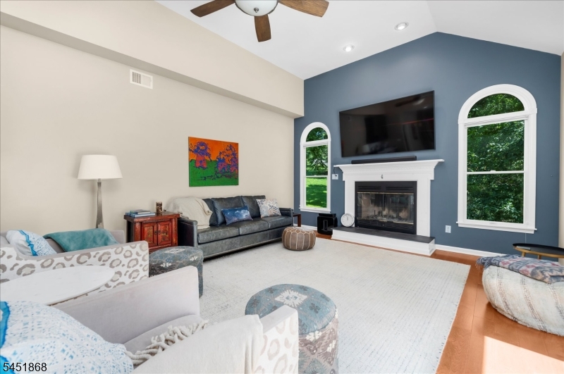 15 Austin Hill Rd