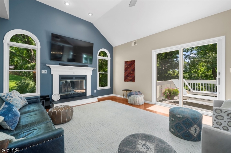 15 Austin Hill Rd