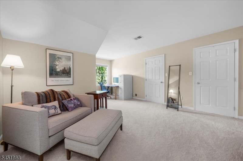 15 Austin Hill Rd