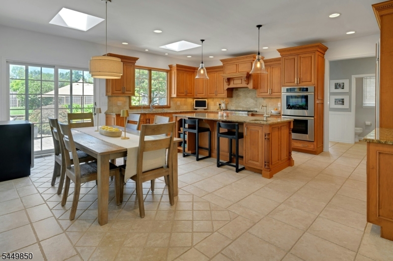 2 Ballantine Rd