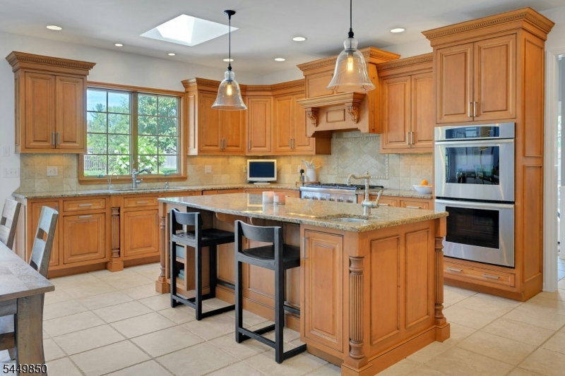 2 Ballantine Rd