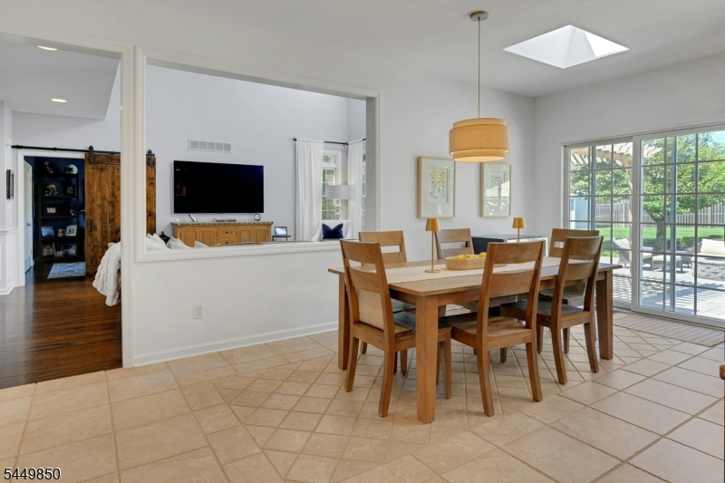 2 Ballantine Rd