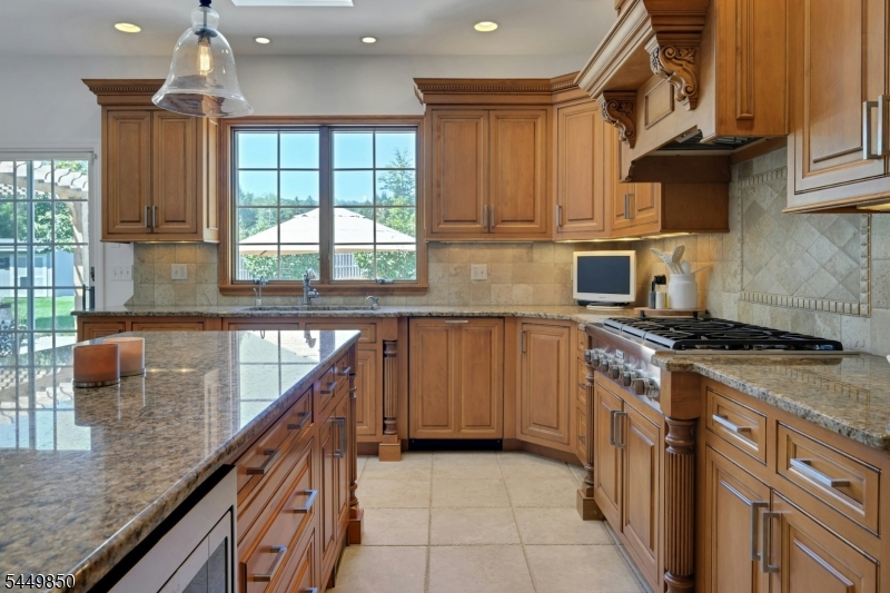 2 Ballantine Rd