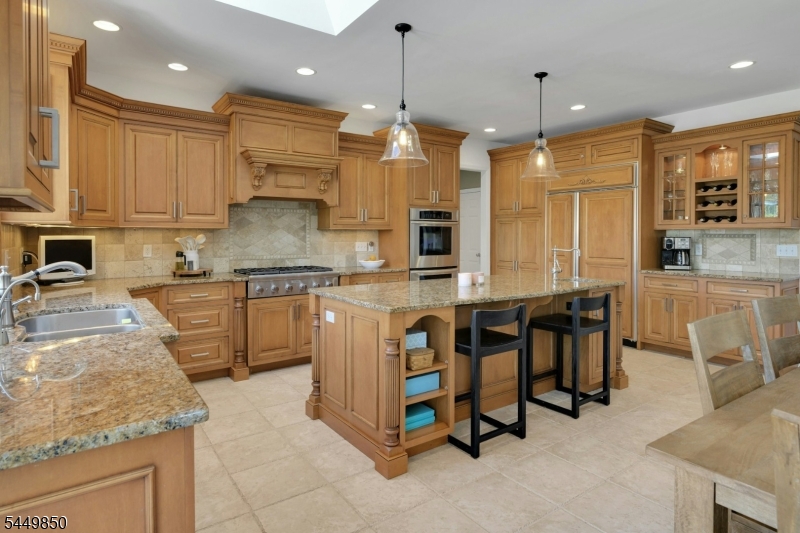 2 Ballantine Rd