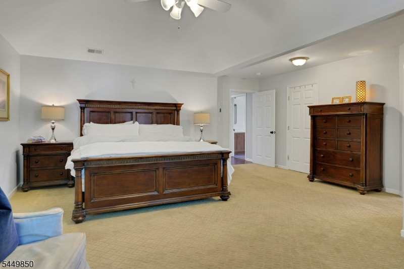2 Ballantine Rd
