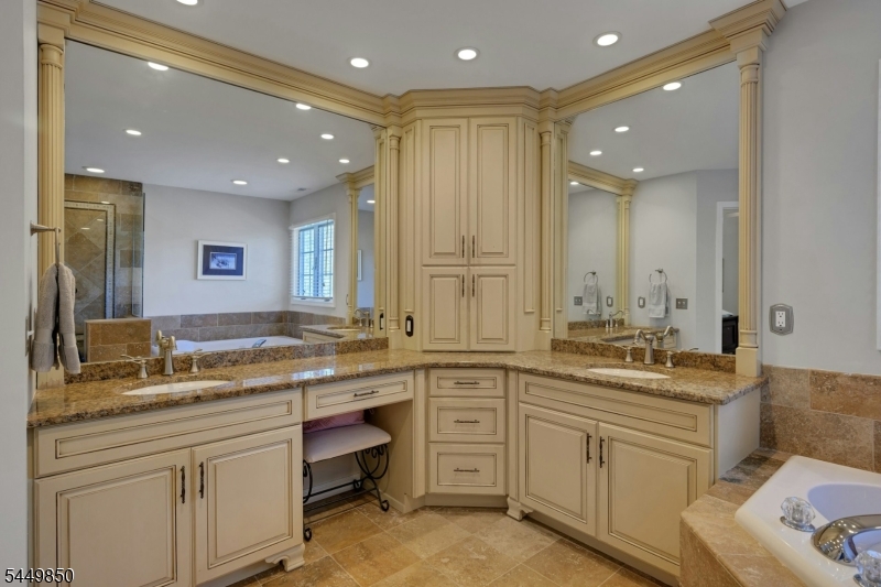 2 Ballantine Rd