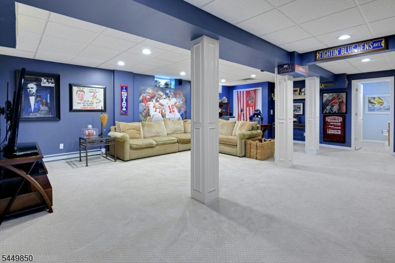 2 Ballantine Rd