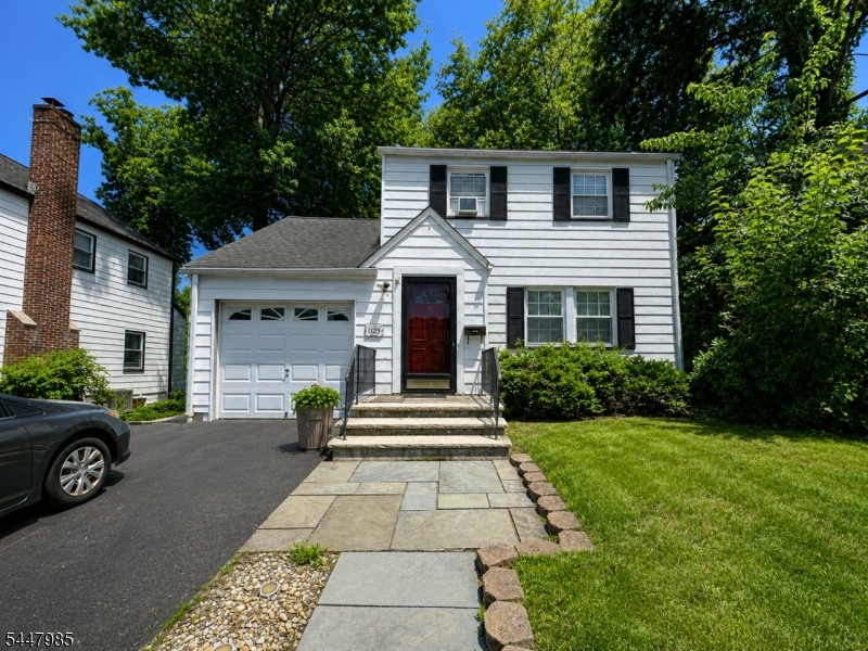 1129 Caldwell Ave