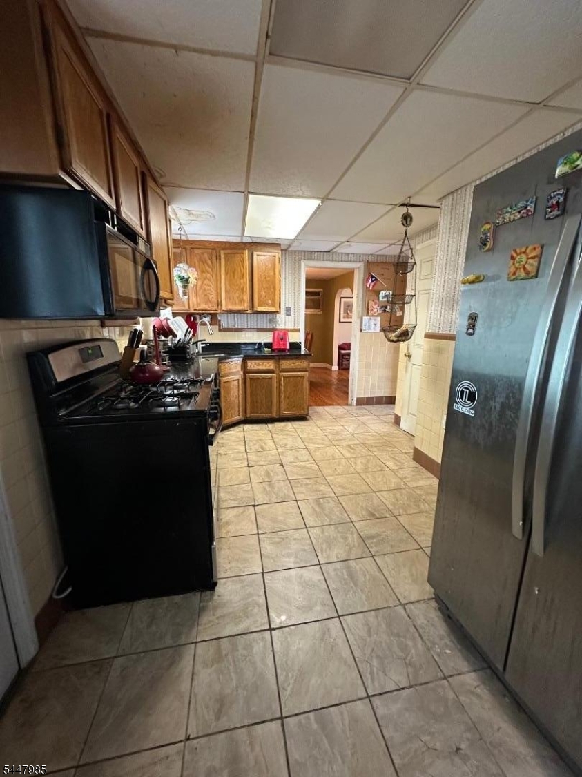 1129 Caldwell Ave