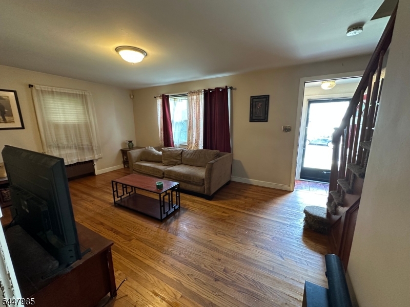 1129 Caldwell Ave