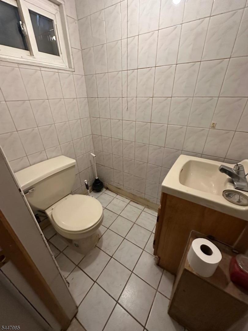 1129 Caldwell Ave
