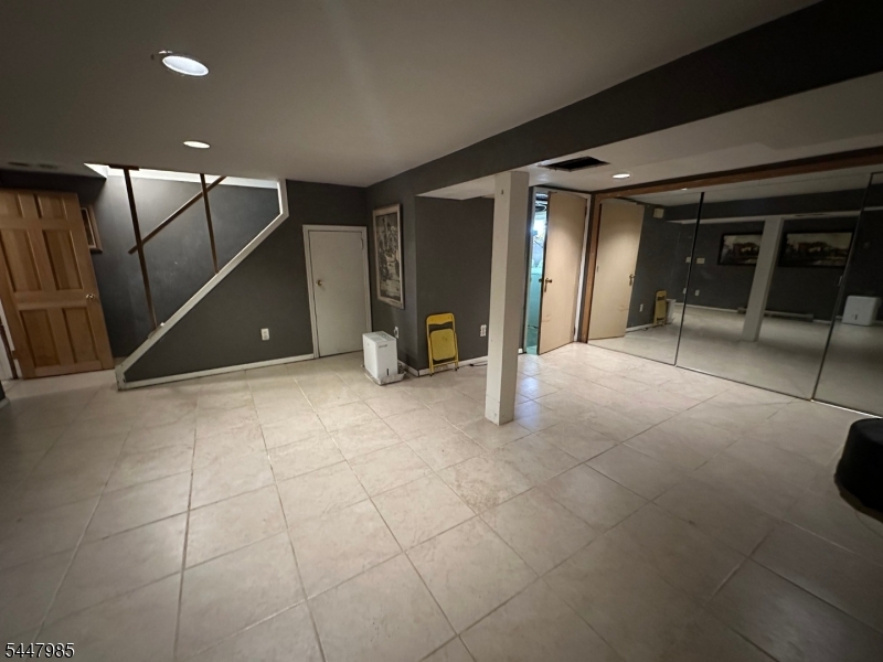 1129 Caldwell Ave