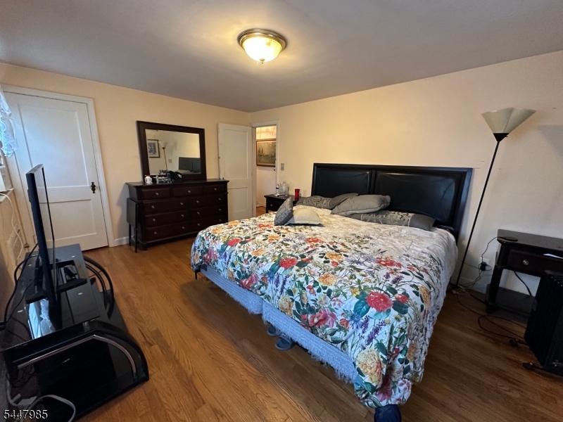 1129 Caldwell Ave