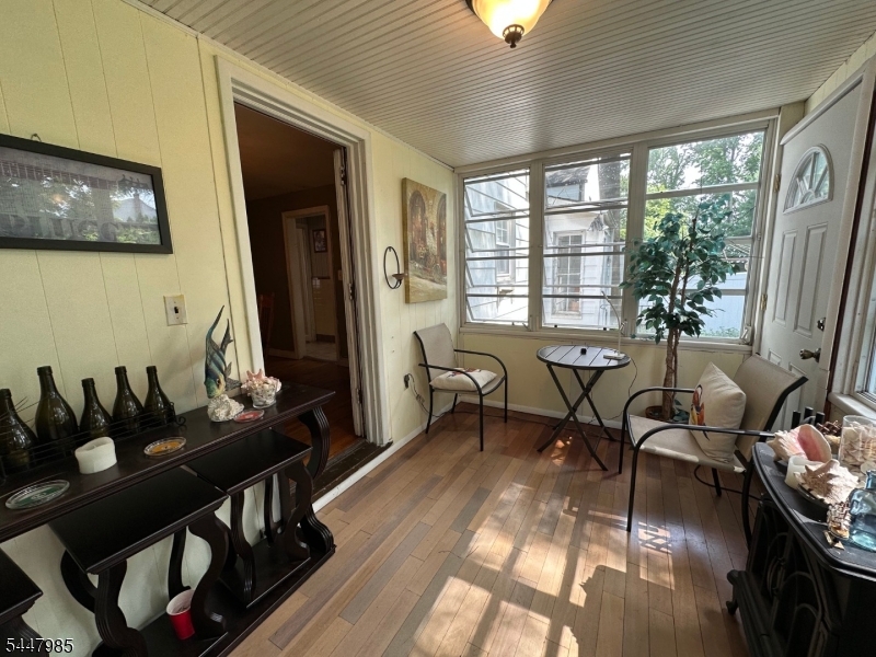1129 Caldwell Ave