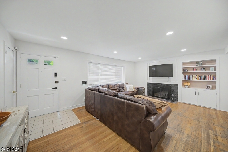115 Willow Ave