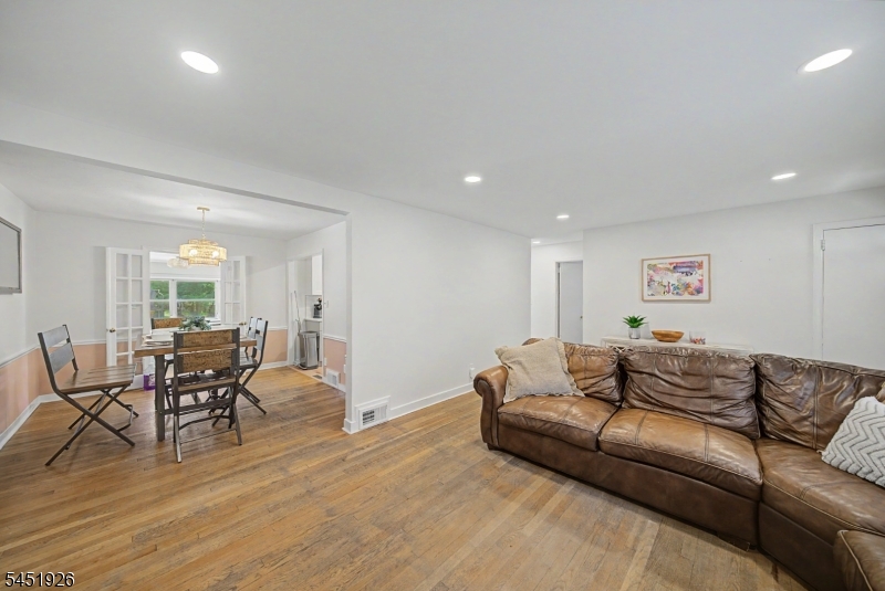 115 Willow Ave
