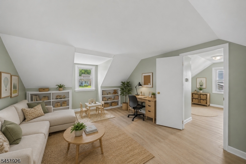 115 Willow Ave