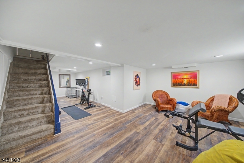 115 Willow Ave