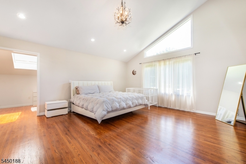 11 Vista Dr