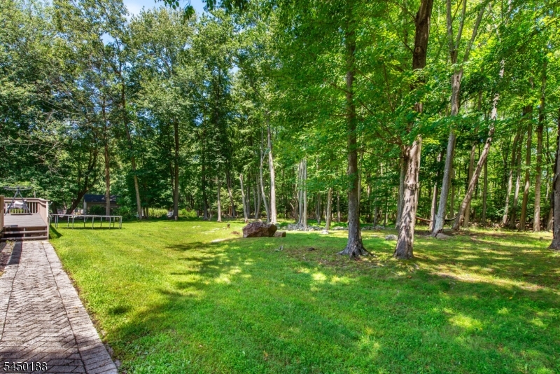 11 Vista Dr