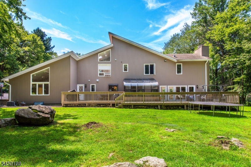 11 Vista Dr