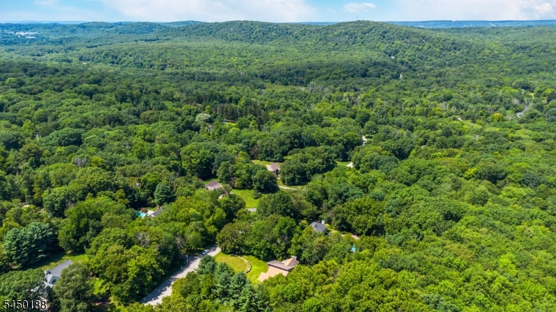 11 Vista Dr