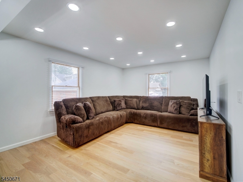 21 N 18th St