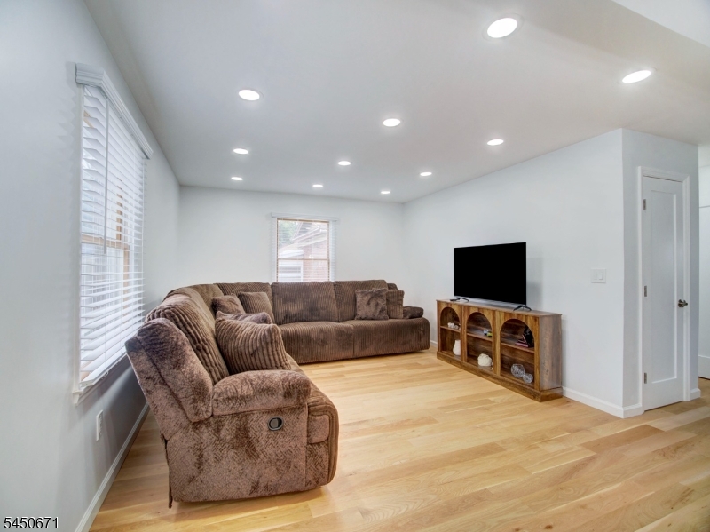 21 N 18th St