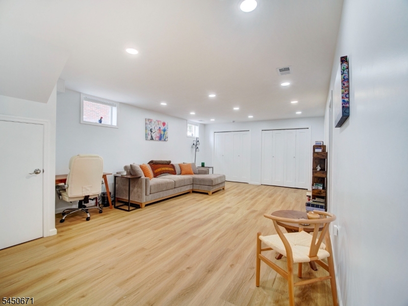 21 N 18th St