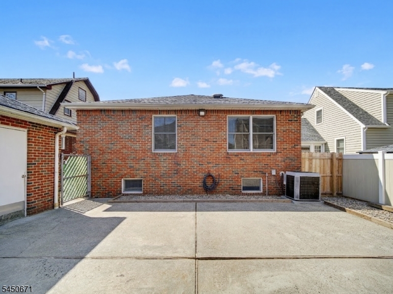 21 N 18th St