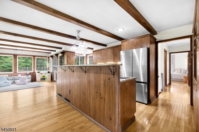 248 Johnston Dr