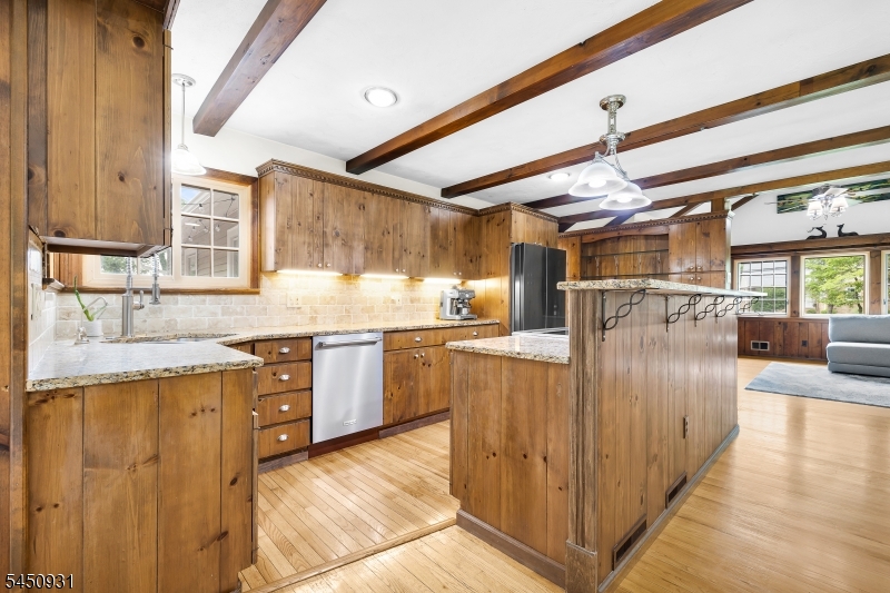 248 Johnston Dr