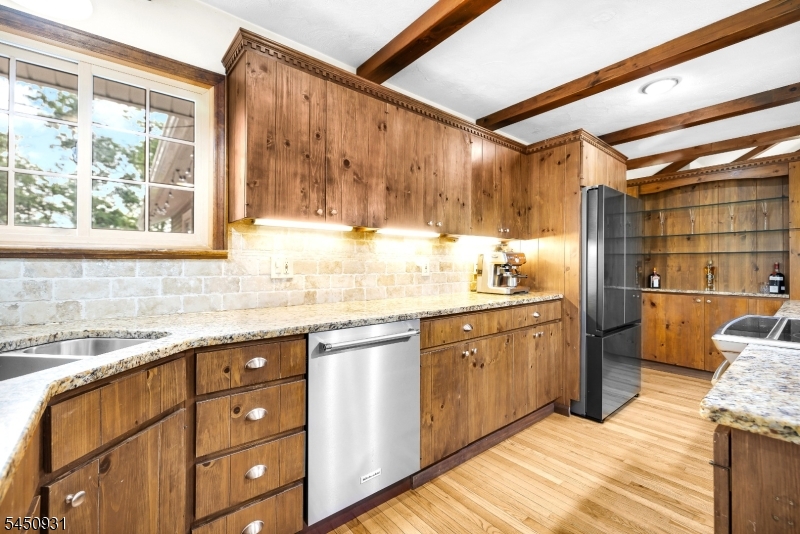 248 Johnston Dr