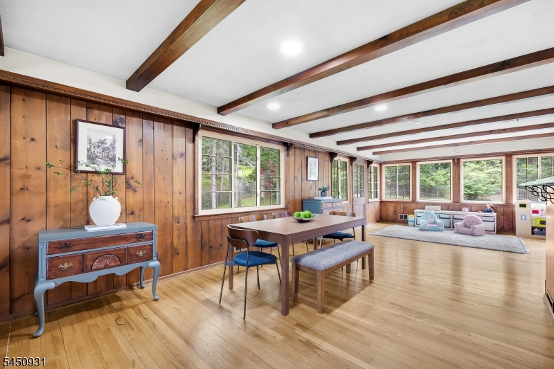 248 Johnston Dr