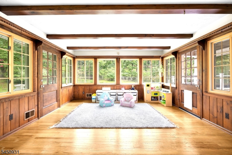 248 Johnston Dr