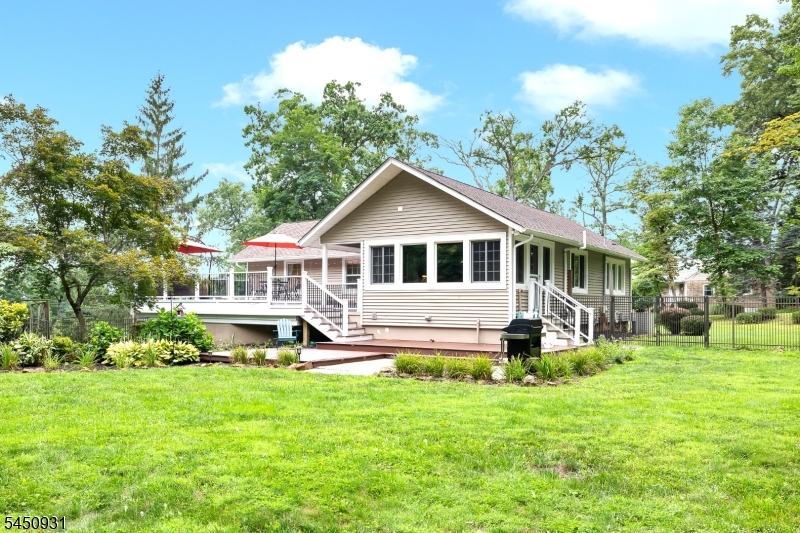 248 Johnston Dr