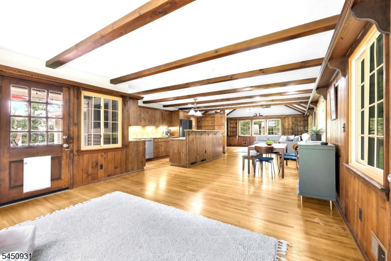 248 Johnston Dr