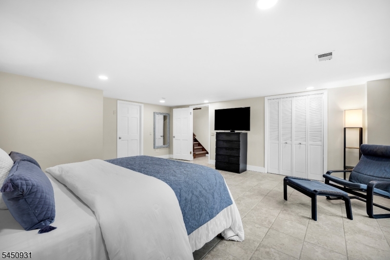 248 Johnston Dr
