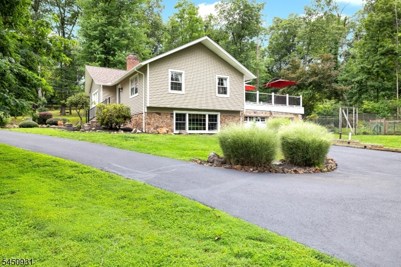 248 Johnston Dr