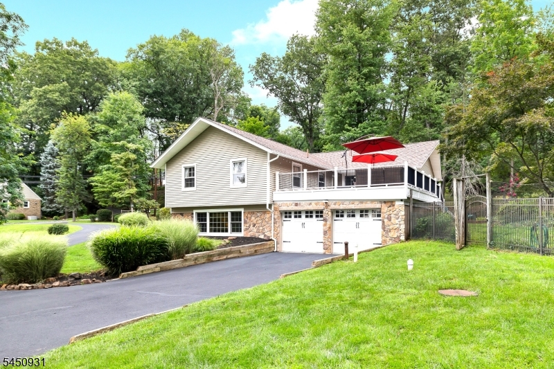 248 Johnston Dr