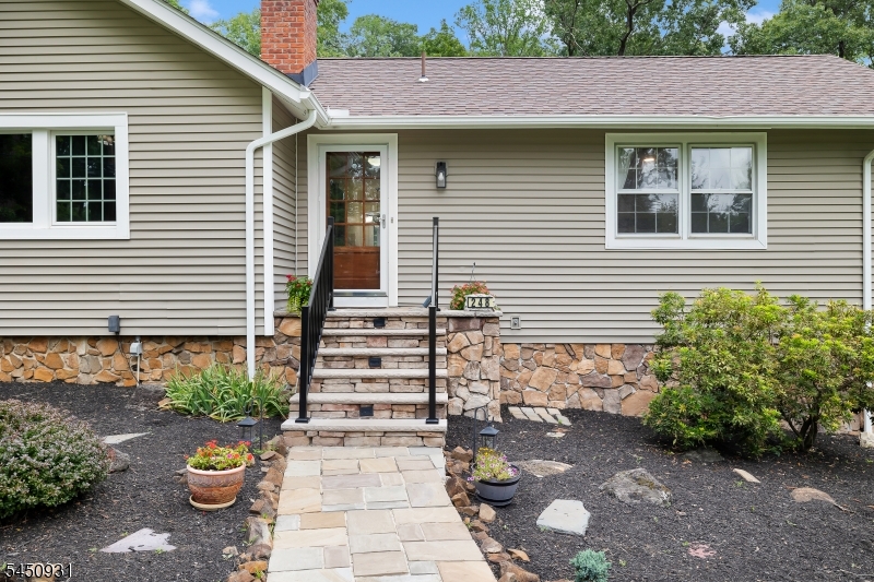 248 Johnston Dr